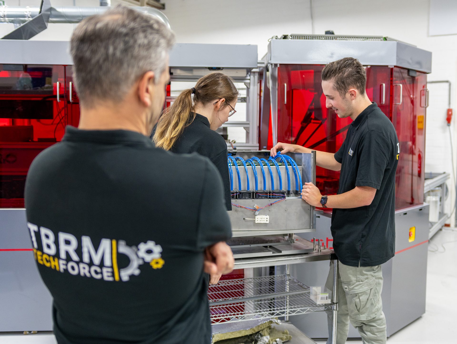 Vakmensen van TBRM TechForce aan het werk